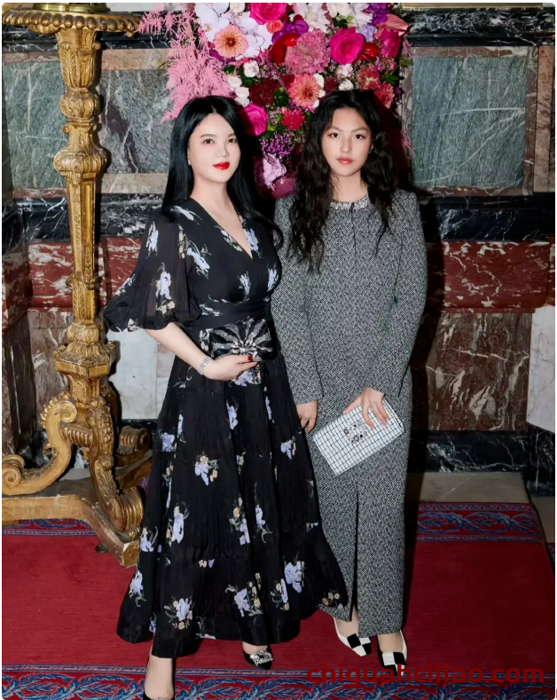 李湘近照惊艳,48岁如28岁般青春